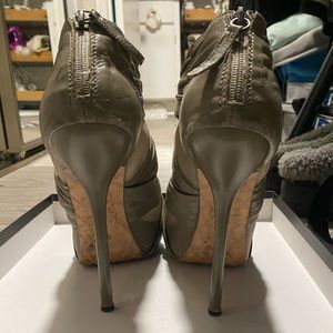 LAMB size 10 taupe mesh and leather platform heel